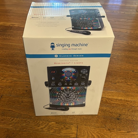 Singing machine. Used a few times. Original box. - Picture 4 of 5